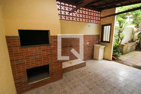 Casa de condomínio à venda com 85m², 3 quartos e 2 vagasÁrea de Serviço