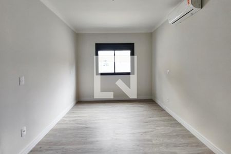 Suíte de casa de condomínio à venda com 3 quartos, 271m² em Swiss Park, Campinas