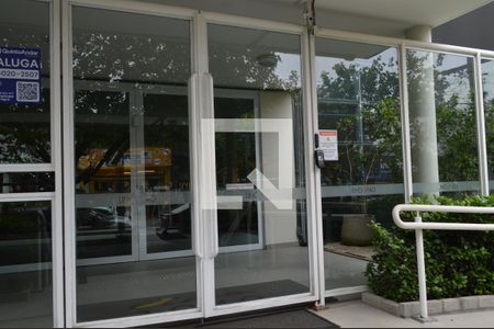 Apartamento à venda com 68m², 2 quartos e 1 vagaFachada + Plaquinha