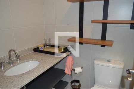 Banheiro de kitnet/studio para alugar com 1 quarto, 24m² em Paraíso, São Paulo