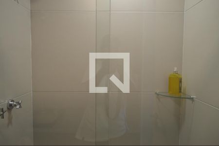 Banheiro de kitnet/studio para alugar com 1 quarto, 24m² em Paraíso, São Paulo