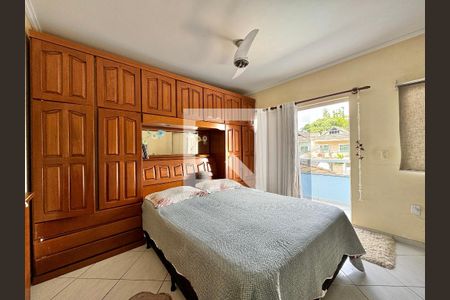 Casa de condomínio à venda com 180m², 3 quartos e 2 vagasSuíte