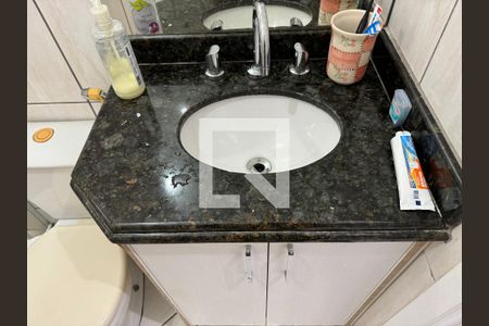 Casa de condomínio à venda com 180m², 3 quartos e 2 vagasQuarto 2 - Banheiro