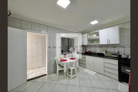 Casa de condomínio à venda com 180m², 3 quartos e 2 vagasCozinha