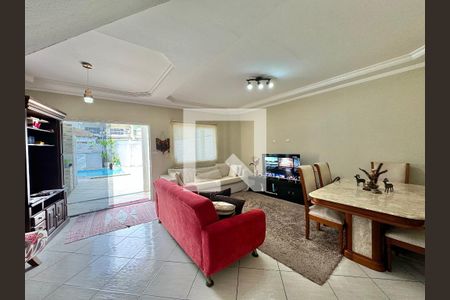 Casa de condomínio à venda com 180m², 3 quartos e 2 vagasSala