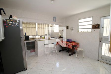 Casa à venda com 235m², 3 quartos e 2 vagasCozinha