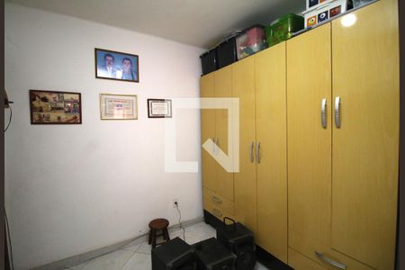 Casa à venda com 235m², 3 quartos e 2 vagasQuarto 2