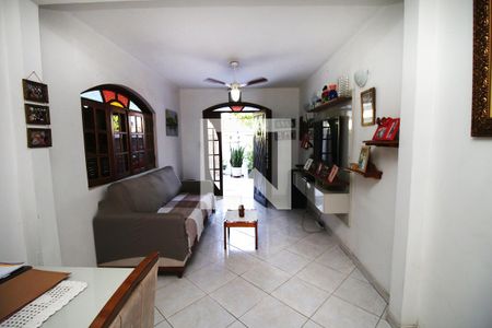 Sala de casa à venda com 3 quartos, 235m² em Irajá, Rio de Janeiro