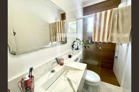 Casa de condomínio à venda com 114m², 3 quartos e 2 vagasBanheiro da Suíte