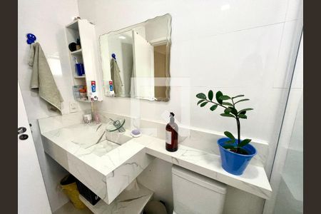 Casa de condomínio à venda com 114m², 3 quartos e 2 vagasBanheiro Social 