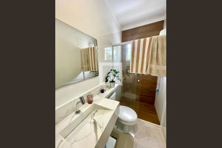 Casa de condomínio à venda com 114m², 3 quartos e 2 vagasBanheiro da Suíte