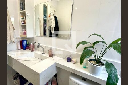 Casa de condomínio à venda com 114m², 3 quartos e 2 vagasBanheiro da Suíte