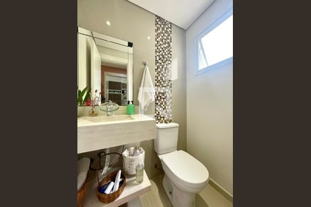 Casa de condomínio à venda com 114m², 3 quartos e 2 vagasLavabo