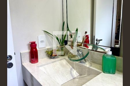 Casa de condomínio à venda com 114m², 3 quartos e 2 vagasLavabo