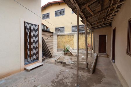 Casa à venda com 275m², 1 quarto e 1 vagaQuintal 