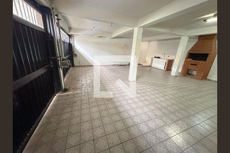 Casa para alugar com 200m², 3 quartos e 4 vagasQuintal