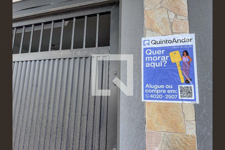 Casa para alugar com 200m², 3 quartos e 4 vagasFachada