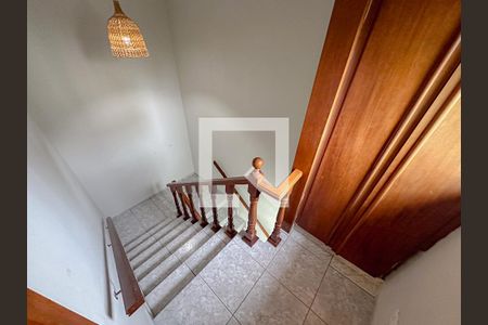 Casa para alugar com 200m², 3 quartos e 4 vagasEscada