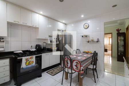 Casa à venda com 250m², 3 quartos e 6 vagas Casa à venda com 250m², 3 quartos e 6 vagasCozinha