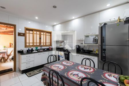 Casa à venda com 250m², 3 quartos e 6 vagas Casa à venda com 250m², 3 quartos e 6 vagasCozinha