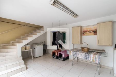 Casa à venda com 250m², 3 quartos e 6 vagas Casa à venda com 250m², 3 quartos e 6 vagasÁrea Externa