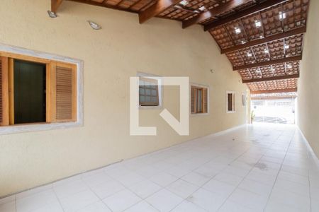 Casa à venda com 250m², 3 quartos e 6 vagas Casa à venda com 250m², 3 quartos e 6 vagasGaragem