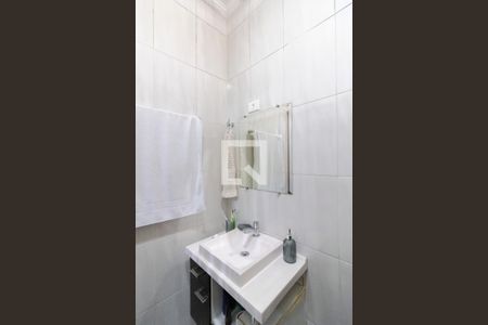 Casa à venda com 250m², 3 quartos e 6 vagas Casa à venda com 250m², 3 quartos e 6 vagasBanheiro da Suíte