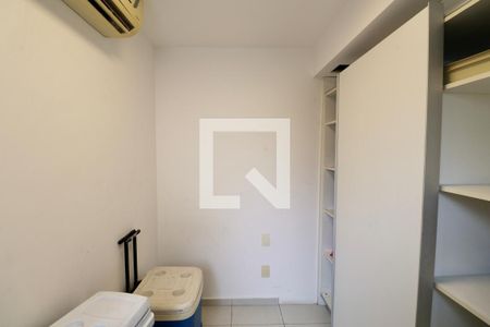 Apartamento para alugar com 172m², 4 quartos e 2 vagasQuarto de Serviço