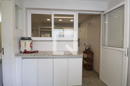 Apartamento para alugar com 172m², 4 quartos e 2 vagasÁrea de Serviço