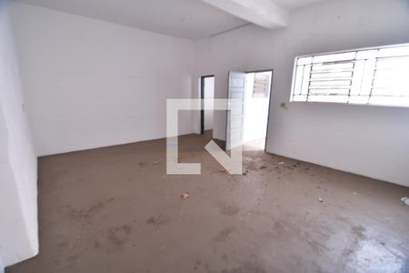 Casa para alugar com 400m², 2 quartos e 2 vagasPorão - Sala