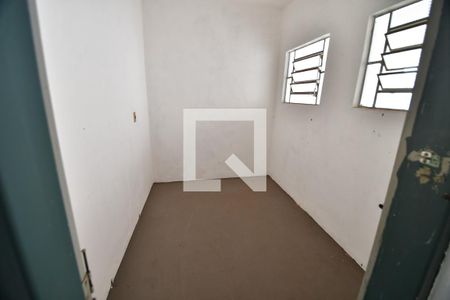 Casa para alugar com 400m², 2 quartos e 2 vagasPorão - Sala