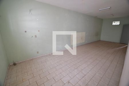 Casa para alugar com 400m², 2 quartos e 2 vagasSala 2 - Fundos