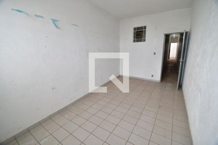 Casa para alugar com 400m², 2 quartos e 2 vagasSala 4 - Fundos