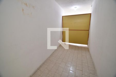 Casa para alugar com 400m², 2 quartos e 2 vagasSala 3 - Fundos