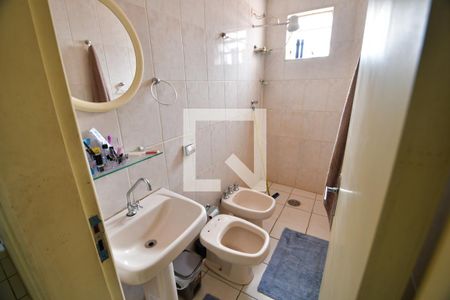 Casa para alugar com 400m², 2 quartos e 2 vagasBanheiro 1