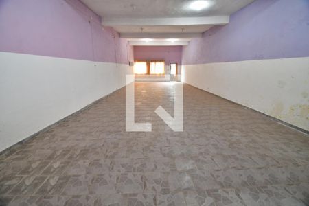 Casa para alugar com 400m², 2 quartos e 2 vagasSalão Fundos