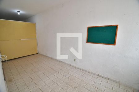 Casa para alugar com 400m², 2 quartos e 2 vagasSala 1 - Fundos