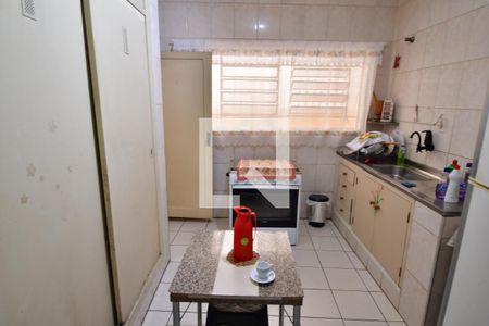 Casa para alugar com 400m², 2 quartos e 2 vagasCozinha