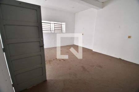 Casa para alugar com 400m², 2 quartos e 2 vagasPorão - Sala
