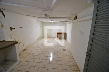 Casa para alugar com 400m², 2 quartos e 2 vagasPorão - Cozinha