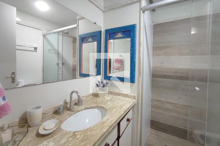 Apartamento à venda com 111m², 3 quartos e 2 vagas Apartamento à venda com 111m², 3 quartos e 2 vagasBanheiro Social