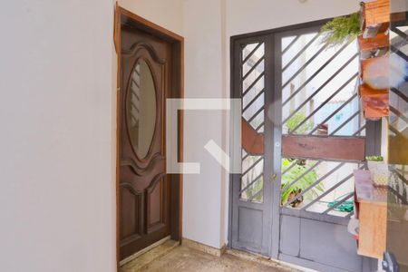 Casa para alugar com 180m², 3 quartos e 5 vagas Casa para alugar com 180m², 3 quartos e 5 vagasCorredor