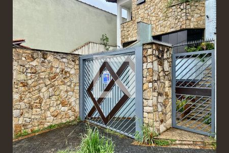 Casa para alugar com 180m², 3 quartos e 5 vagas Casa para alugar com 180m², 3 quartos e 5 vagasFachada/plaquinha