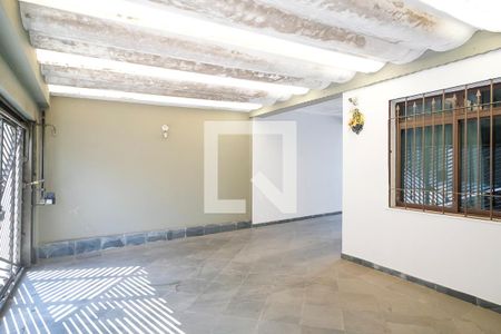 Casa à venda com 256m², 4 quartos e 6 vagasGaragem