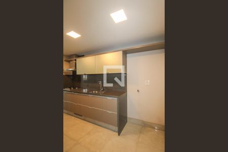 Apartamento à venda com 105m², 2 quartos e 2 vagasCozinha