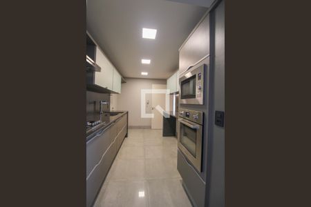 Apartamento à venda com 105m², 2 quartos e 2 vagasCozinha