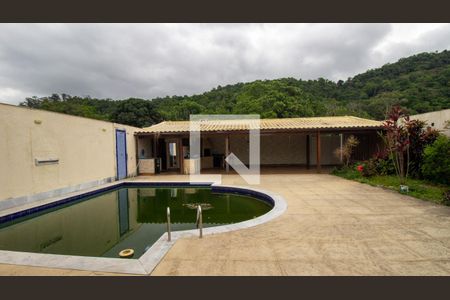 Casa à venda com 563m², 4 quartos e 2 vagas Casa à venda com 563m², 4 quartos e 2 vagasQuintal