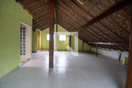 Casa à venda com 563m², 4 quartos e 2 vagas Casa à venda com 563m², 4 quartos e 2 vagasSotão