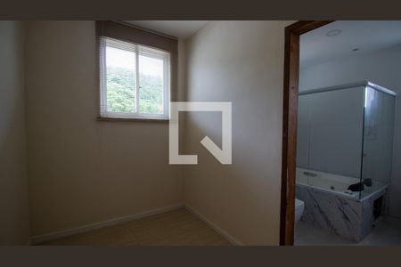 Casa à venda com 563m², 4 quartos e 2 vagas Casa à venda com 563m², 4 quartos e 2 vagasCloset da Suíte 1