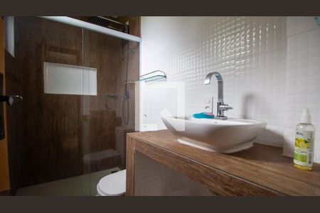 Casa à venda com 563m², 4 quartos e 2 vagas Casa à venda com 563m², 4 quartos e 2 vagasBanheiro da Suíte 2